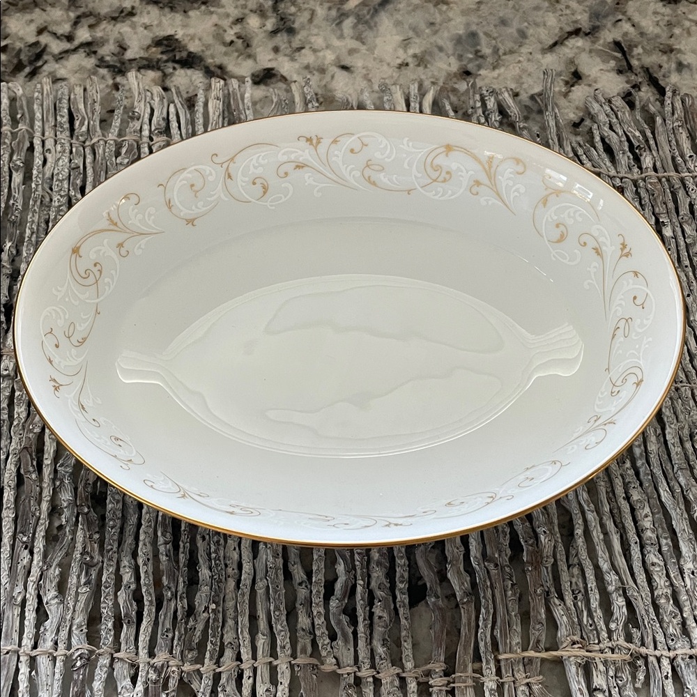 Noritake Duetto 6610 9 Inch Oval Serving Bowl